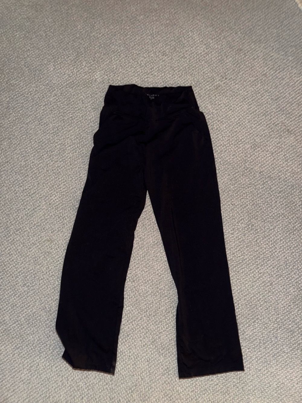 Kiragrace Black Straight-Leg Active Pants